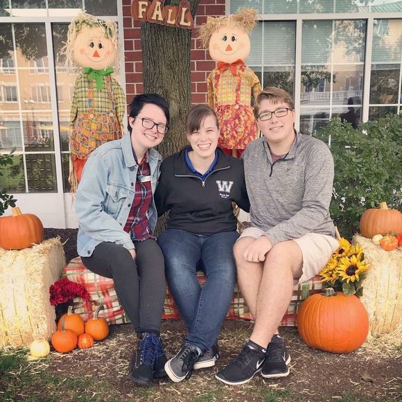 Meet your Posher, Bridget - Picture 2 of 2